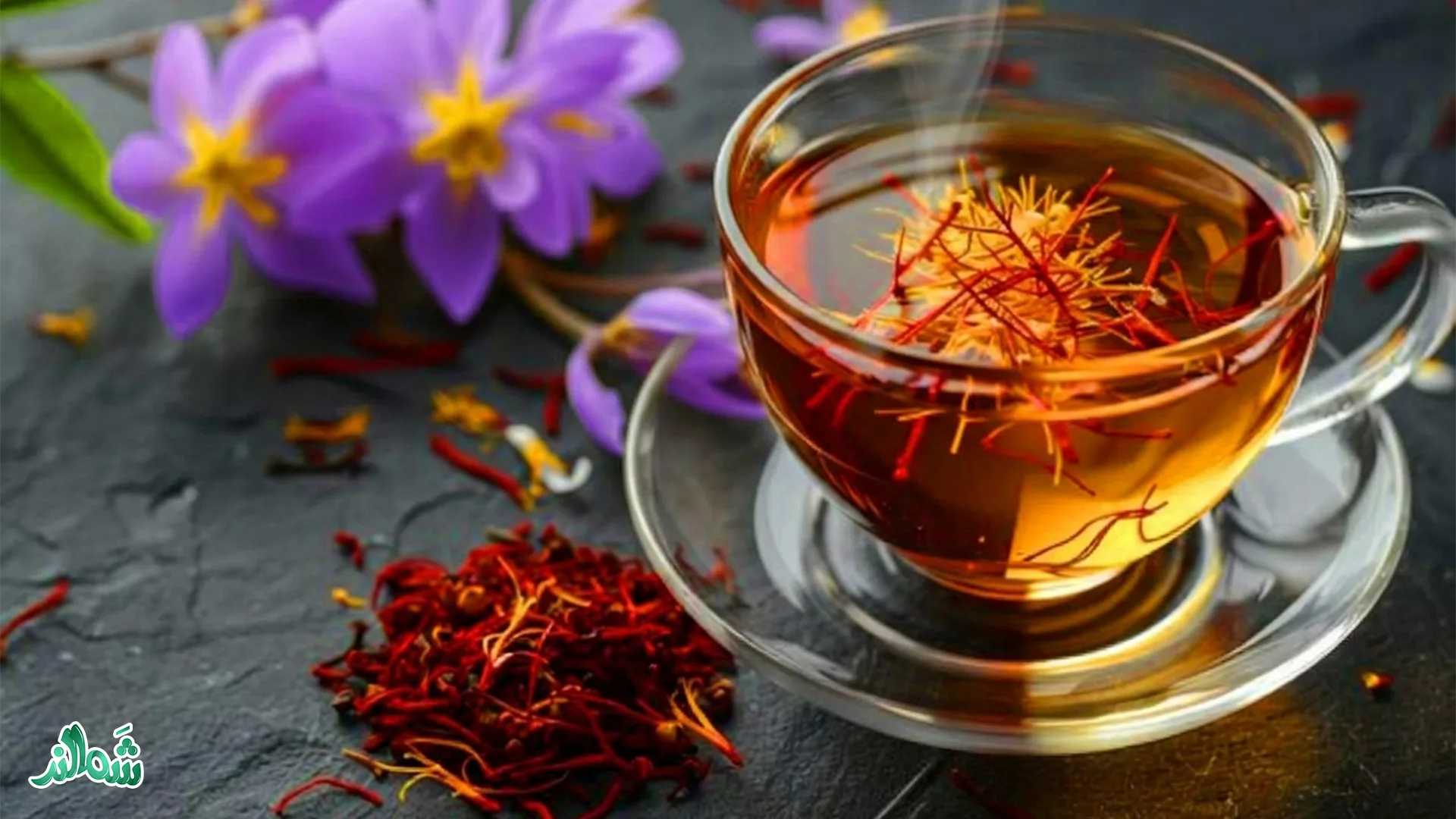 روش مناسب دم کردن چای زعفران با بهترین رنگ و عطر